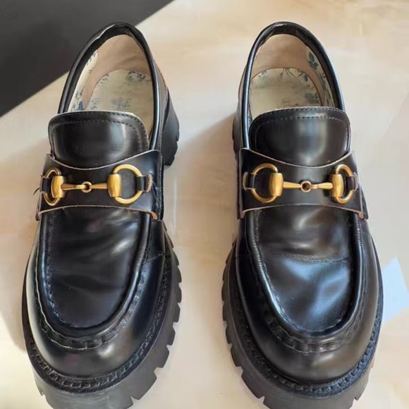 Gucci Black Leather Loafers with Gold Hardware - Picture 1 of 7